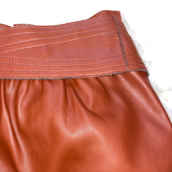 BB Dakota Belt So Real Faux Leather Skirt- NWT - Picture 16 of 16